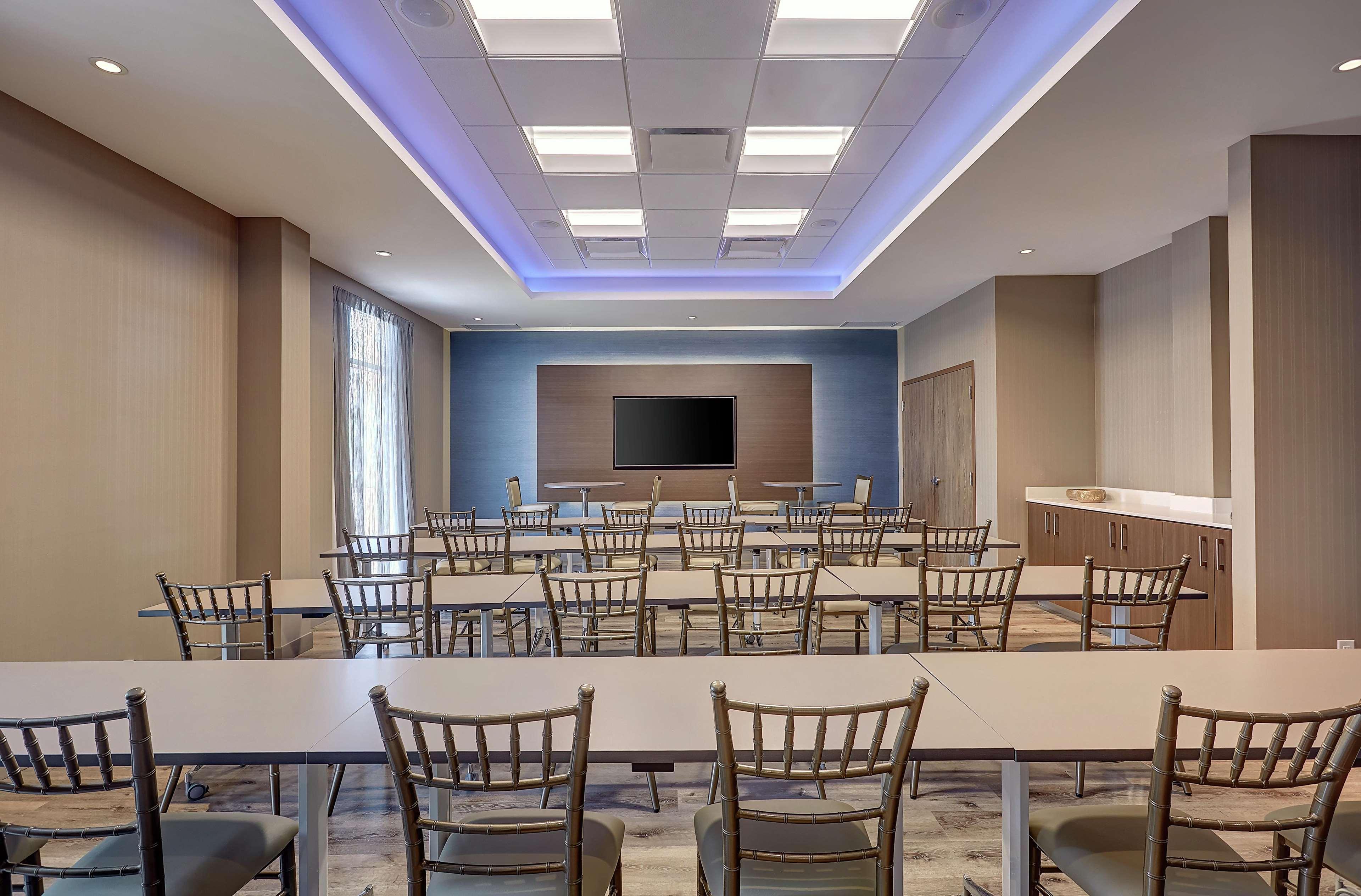 Home2 By Hilton Toronto/brampton, On Hotel 3*